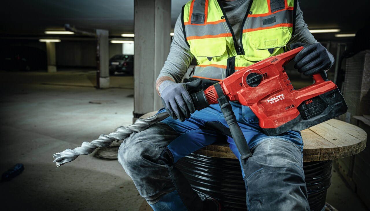 Combination hammer with SDS Max drill bit