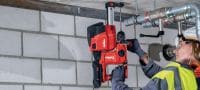 Akumulatora perforators TE 4-22 Kompaktais SDS Plus akumulatora perforators nodrošina labāko snieguma un svara attiecību urbšanai virs galvas (Nuron akumulatoru platforma) Pielietojumi 2
