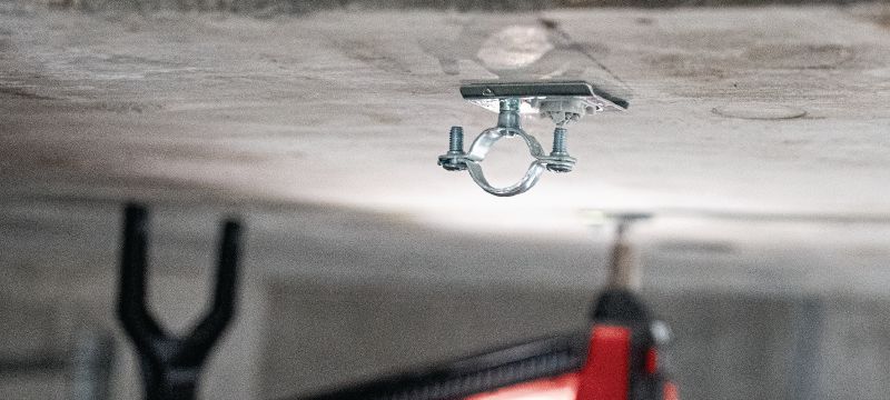 X-TH cauruļu skava stiprinājums Metāla cauruļu skavas stiprinājums ar iepriekš uzstādītu naglu ar vītni vieglas slodzes elektriskiem/mehāniskiem stiprināšanas darbiem, cauruļu piestiprināšanai pie griestiem un izmantošanai ar skrūvēm lentē Pielietojumi 1
