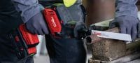 Vienā rokā turamais zobenzāģis SR 4-22 Kompakti un viegli vienā rokā turami akumulatora zobenzāģi ar bezogļu motoru standarta demontāžas un ātras un precīzas griešanas darbiem (Nuron akumulatoru platforma) Pielietojumi 6