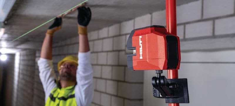 PM 20-CGE augstas precizitātes punktu un šķērslīnijas līniju lāzers Augstas precizitātes kombinēts lāzera nivelieris ar zaļas krāsas staru, divām līnijām un četriem punktiem santehnikas, nivelēšanas, salāgošanas un izlīdzināšanas darbiem Pielietojumi 1