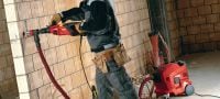 Kroņurbšanas iekārta DD 110-W Kompakta un viegla dimanta kroņurbšanas iekārta sausai un slapjai kroņurbšanai no rokas; urbšanas diametra diapazons 16–162 mm (5/8–6-3/8) Pielietojumi 2