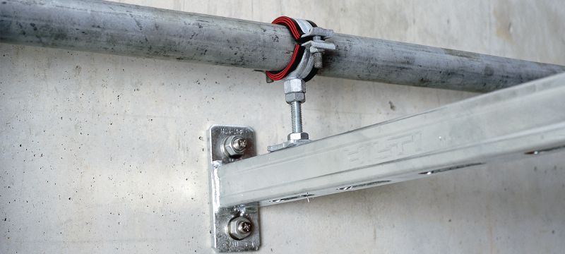 MP-MI-F lielai slodzei piemērota cauruļu skava (ar skaņas izolāciju) Lielai slodzei paredzēta augstas kvalitātes karsti cinkota (HDG) cauruļu skava (metriskā), ar skaņas izolācijas ieklājumu Pielietojumi 1