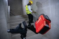 PM 20-CGE augstas precizitātes punktu un šķērslīnijas līniju lāzers Augstas precizitātes kombinēts lāzera nivelieris ar zaļas krāsas staru, divām līnijām un četriem punktiem santehnikas, nivelēšanas, salāgošanas un izlīdzināšanas darbiem Pielietojumi 2