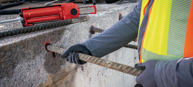 HIT-HY 200-A ķīmiskais enkurs Izcilas veiktspējas injicējama enkurmasa – ķīmiskais enkurs ar īsu nogatavināšanas laiku. Apstiprināts izmantošanai strukturālās balstplātnes un savienojuma ar ielīmējamu stiegru enkurošanai pie betona Pielietojumi 1