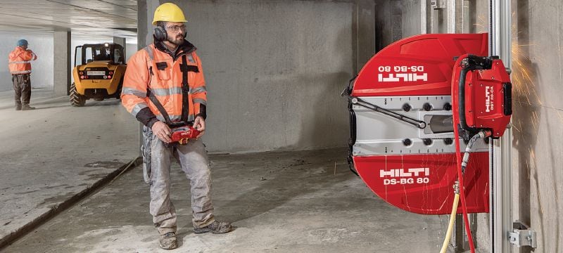 SPX MCS Equidist sienas zāģa asmens (60H: saderīgs ar Hilti un Husqvarna®) Izcils sienas zāģa asmens (15 kW), kas nodrošina ātru darbu un ilgu instrumenta darbmūžu, zāģējot dzelzsbetonu (60 H tapnis) Pielietojumi 1