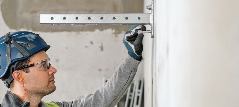 HST2-F V3 ķīļenkurs Augstas veiktspējas ķīļenkurs (M8–M16) statiskai un seismiskai slodzei lietošanai saplaisājušā betonā (karsti cinkots) Pielietojumi 1