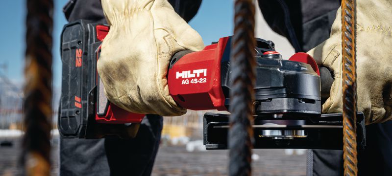 Akumulatora leņķa slīpmašīna AG 4S-22 (125 mm) Akumulatora bezogļu motora leņķa slīpmašīna ar regulējamu darbības ātrumu standarta griešanas un slīpēšanas darbiem ar ripu izmēru līdz 125 mm (Nuron akumulatoru platforma) Pielietojumi 1