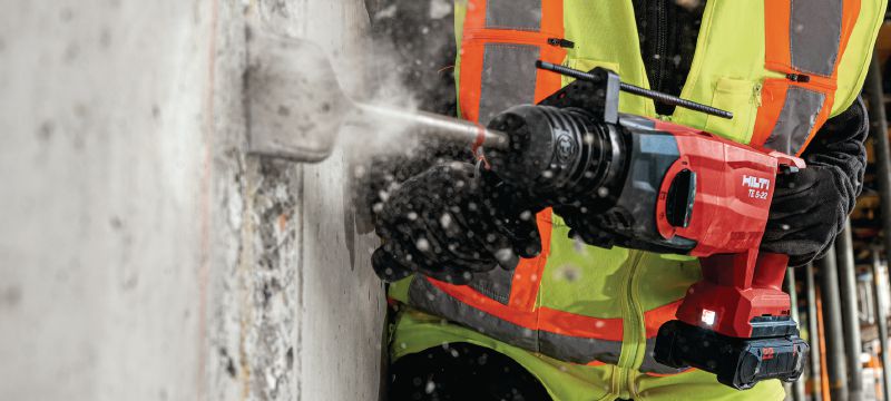Akumulatora perforators TE 5-22 Jaudīga SDS Plus sērijas trienurbšana ar garu korpusu un lāpstas veida rokturi ir ideāli piemērota urbšanas darbiem, kuru laikā jānoliecas ar galvu lejup (Nuron akumulatoru platforma) Pielietojumi 1